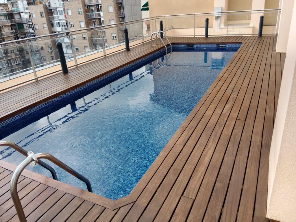 Instaladores de tarima exterior en piscinas