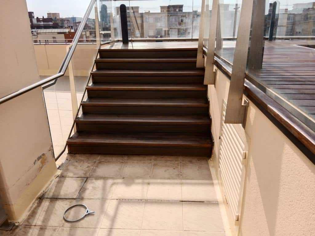 Tarima piscina exterior